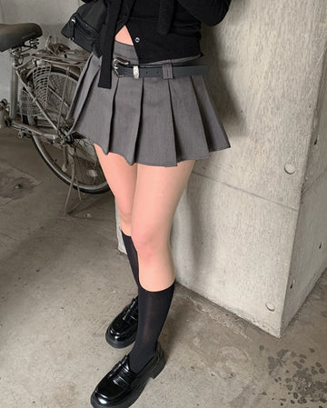 In-the-Low Belt Pleated Skirt Pants